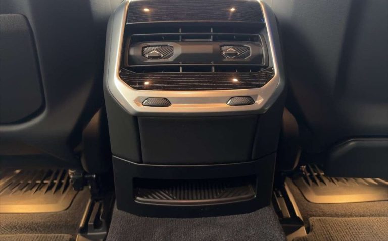 BMW i7 xDrive60 M Sport - photo 15