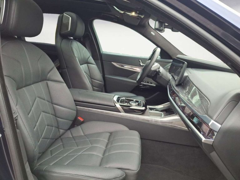 BMW i7 eDrive50 - photo 10