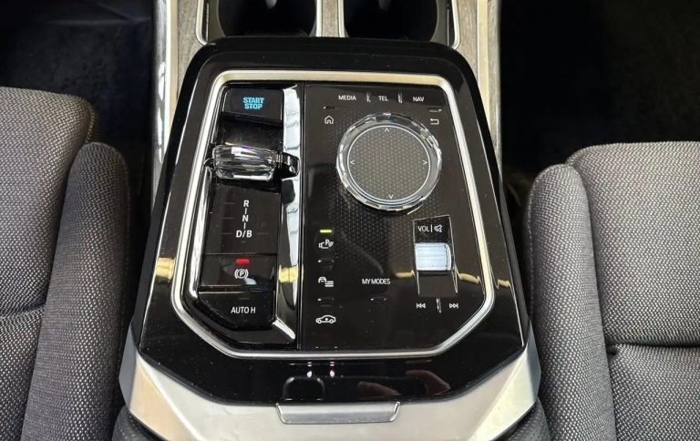 BMW i7 eDrive50 - photo 10