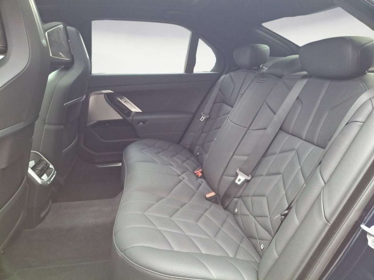 BMW i7 eDrive50 - photo 11