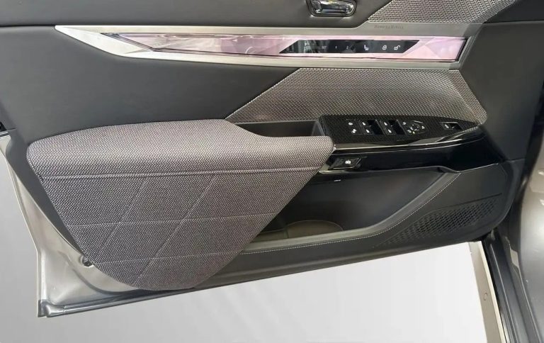 BMW i7 eDrive50 - photo 13