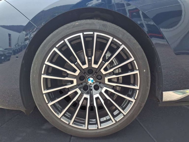 BMW i7 eDrive50 - photo 14