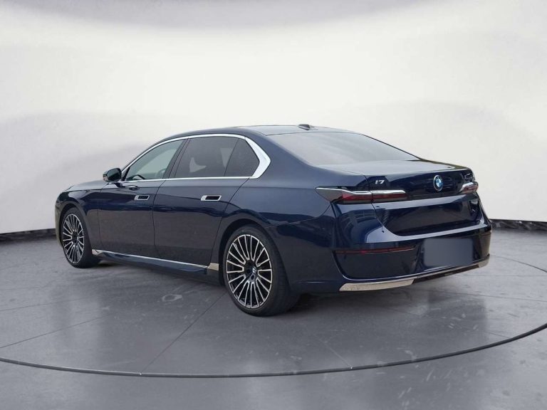 BMW i7 eDrive50 - photo 2