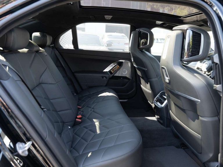 BMW i7 xDrive60 M Sport - photo 8