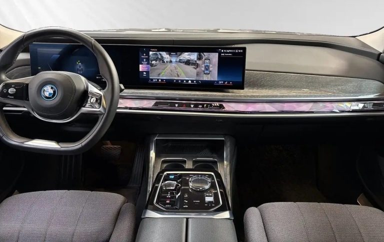 BMW i7 eDrive50 - photo 8