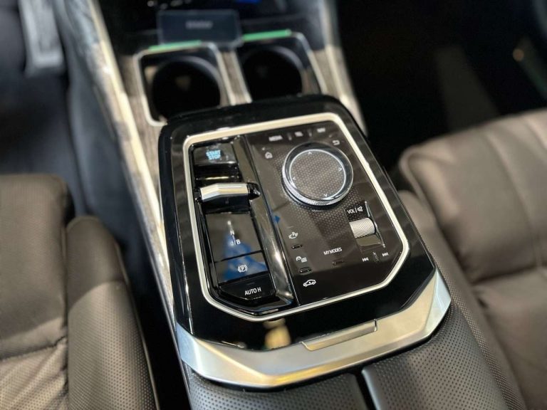BMW i7 xDrive60 M Sport - photo 11