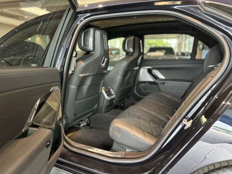 BMW i7 xDrive60 M Sport - photo 14
