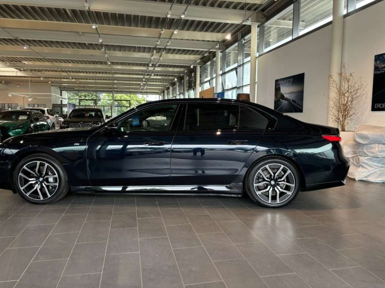 BMW i7 xDrive60 M Sport - photo 2