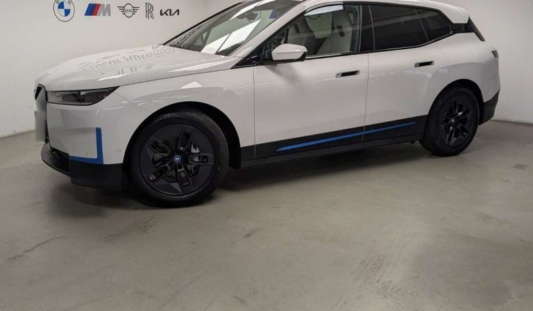 BMW iX xDrive40
