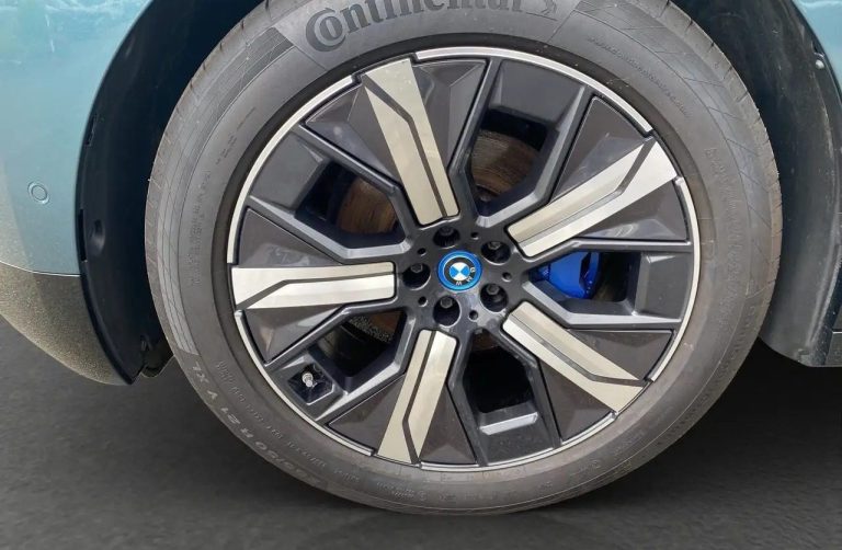 BMW iX xDrive40 - photo 16