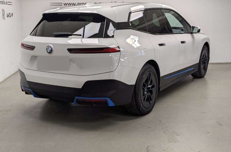 BMW iX xDrive40 - photo 2