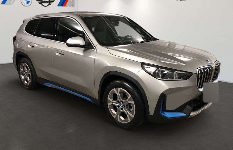 BMW iX1 xDrive30 xLine