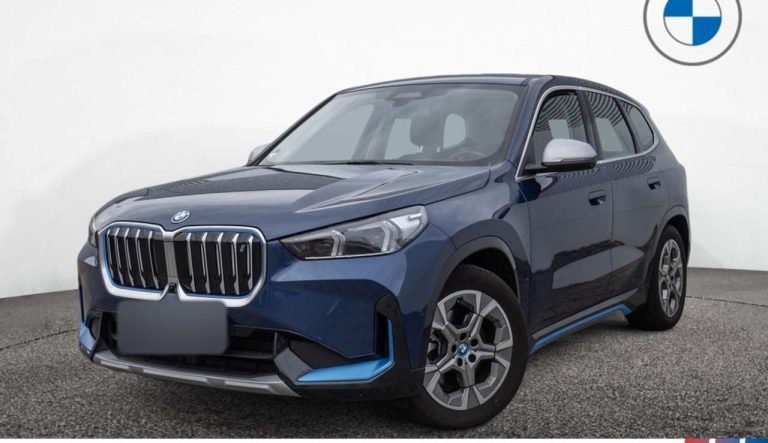 BMW iX1 xDrive30 xLine