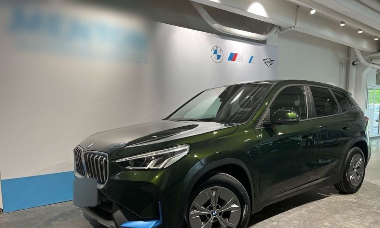 BMW iX1 xDrive30