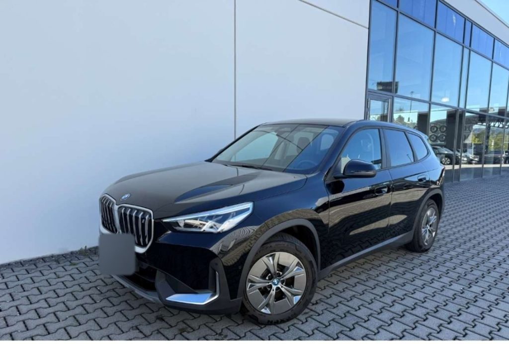 BMW iX1 xDrive30