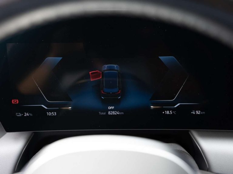 BMW iX1 xDrive30 - photo 10