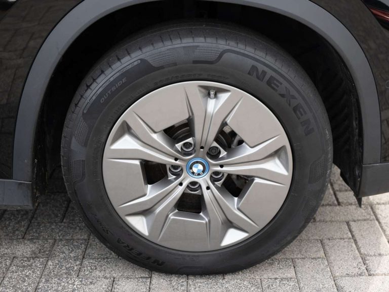 BMW iX1 xDrive30 - photo 13
