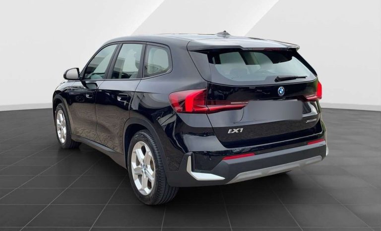 BMW iX1 xDrive30 - photo 2