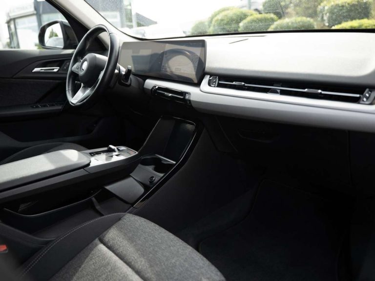 BMW iX1 xDrive30 - photo 6