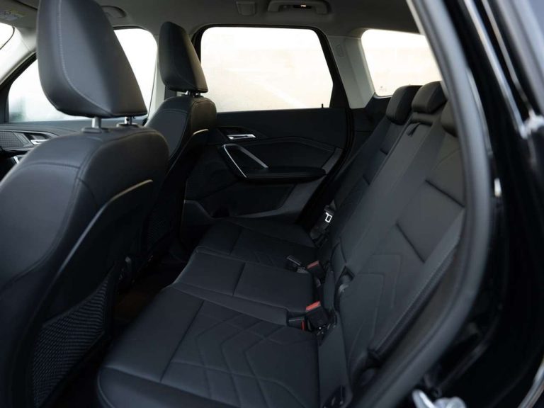 BMW iX1 xDrive30 xLine - photo 7