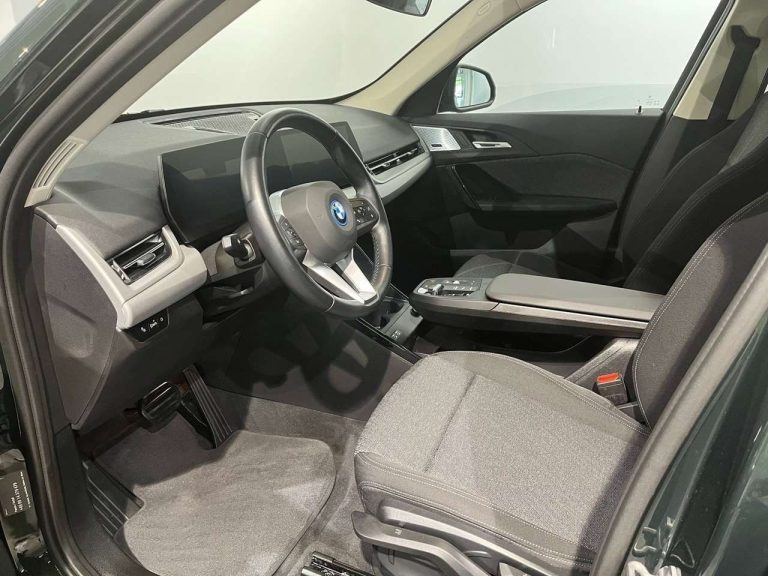 BMW iX1 xDrive30 - photo 8