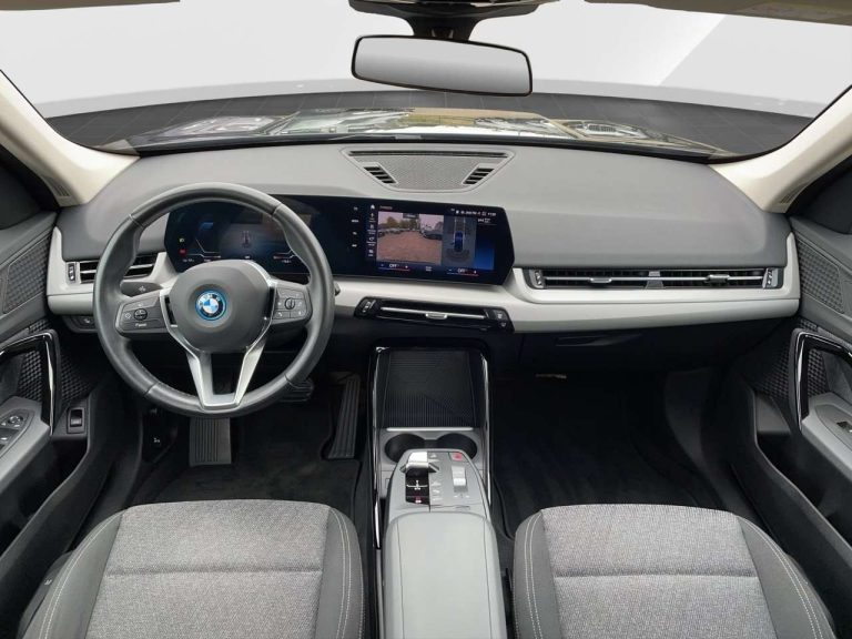 BMW iX1 xDrive30 - photo 8