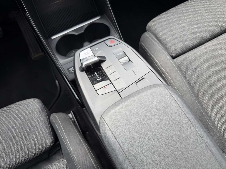 BMW iX1 xDrive30 - photo 8