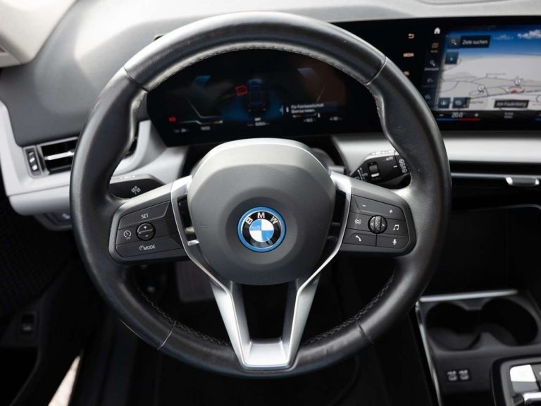 BMW iX1 xDrive30 - photo 9