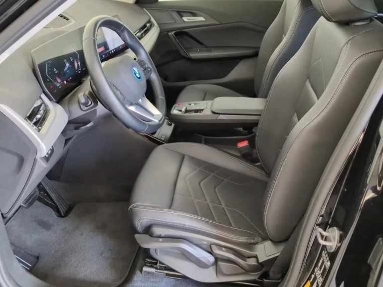 BMW iX1 eDrive20 - photo 3