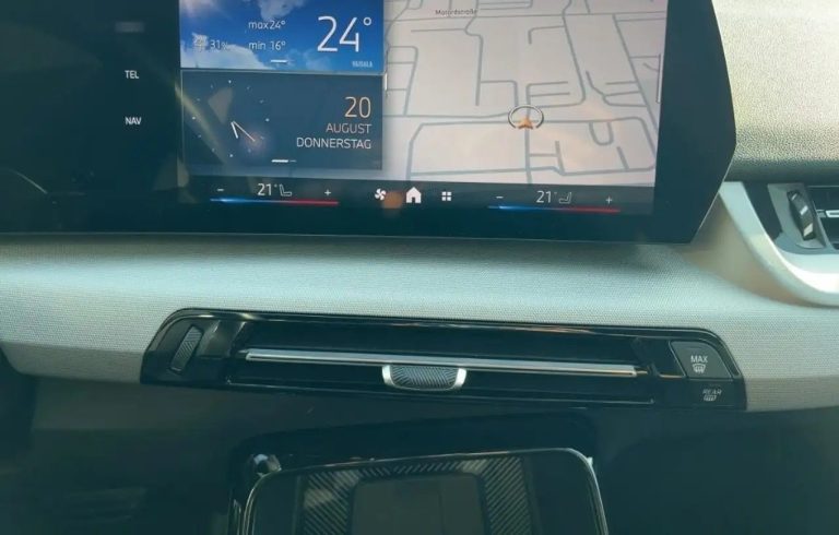 BMW iX1 xDrive30 - photo 11
