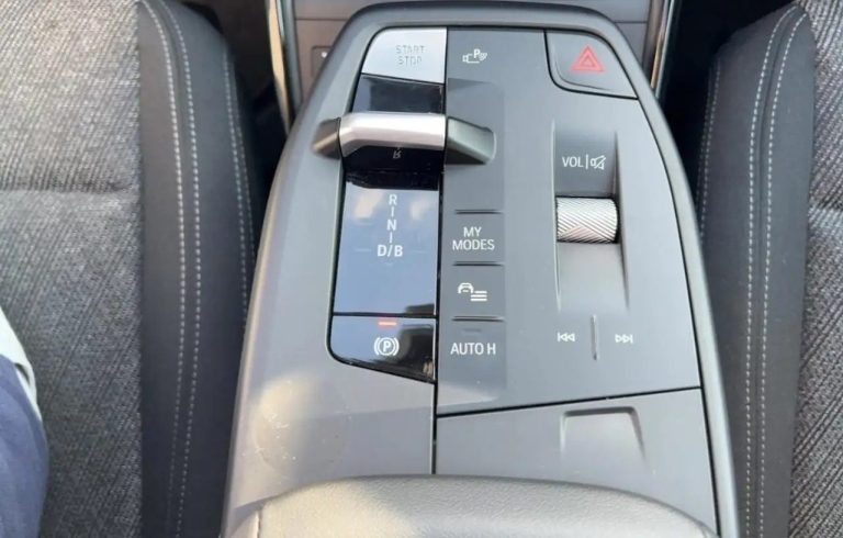 BMW iX1 xDrive30 - photo 14