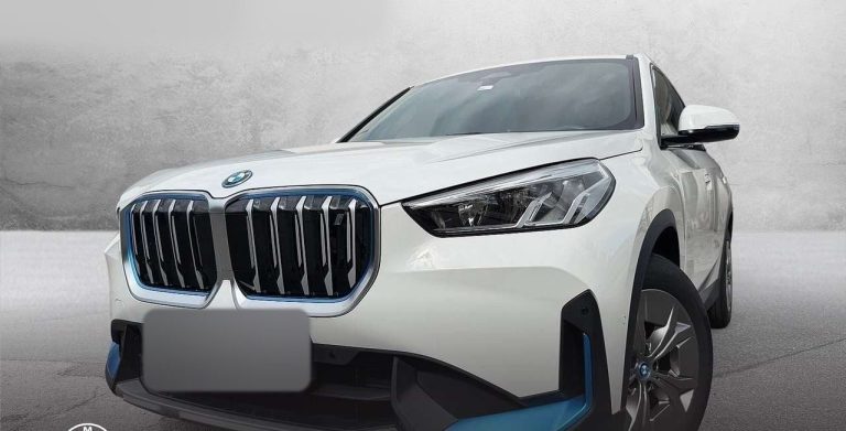 BMW iX1 xDrive30