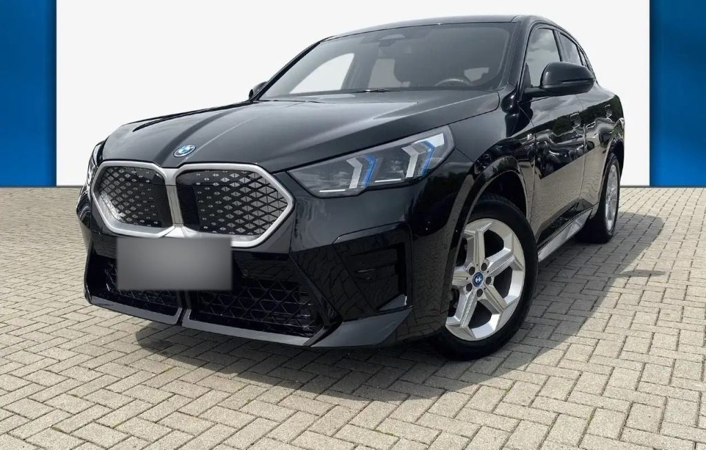 BMW iX2 eDrive20 M
