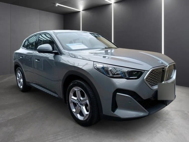 BMW iX2 xDrive30
