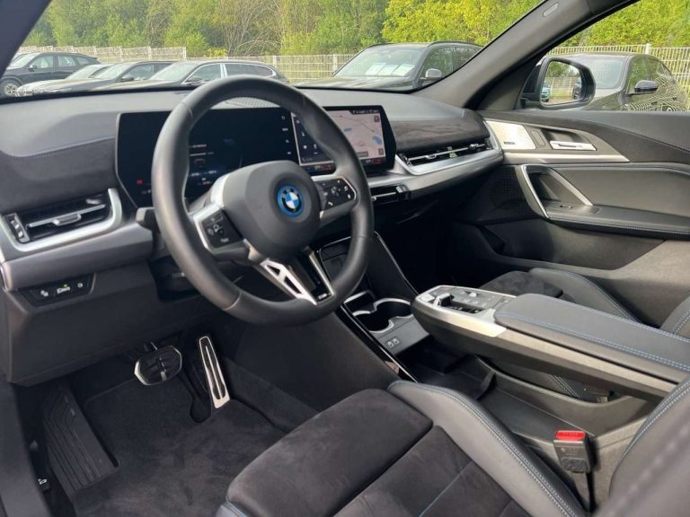 BMW iX2 eDrive20 M Sport - photo 4
