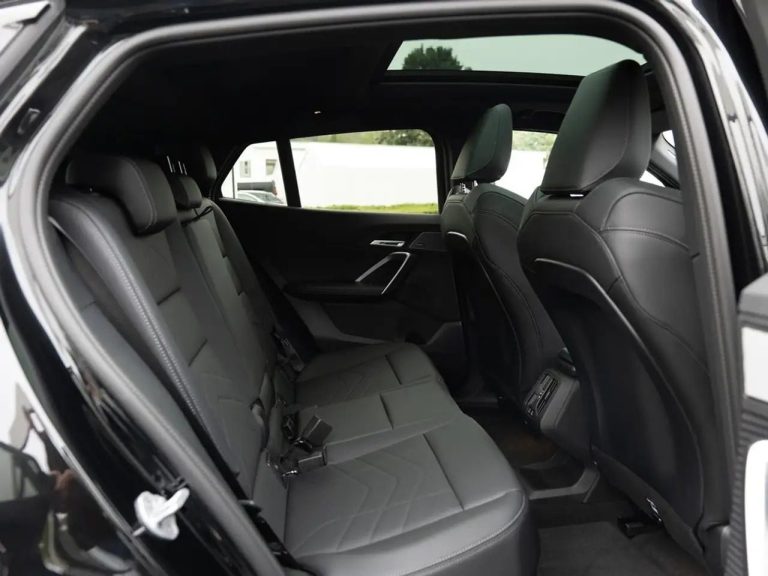 BMW iX2 xDrive30 M Sport - photo 8
