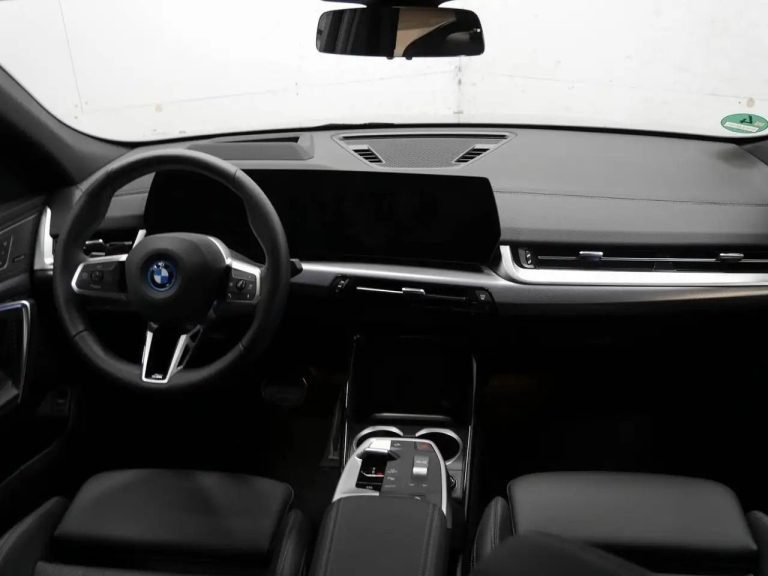 BMW iX2 xDrive30 M Sport - photo 3