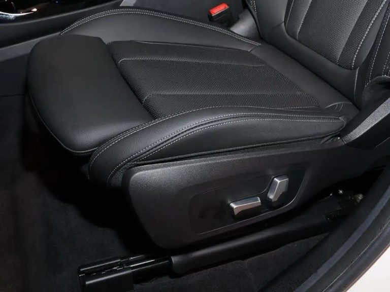 BMW iX3 M Sport - photo 11
