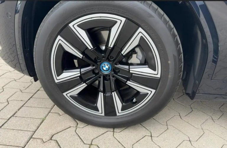 BMW iX3 Inspiring M Sport - photo 12