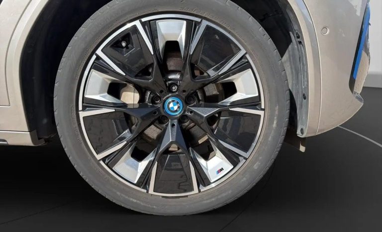 BMW iX3 M Sport - photo 12