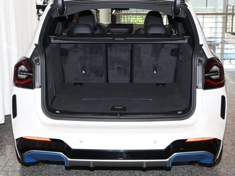 BMW iX3 M Sport - photo 13