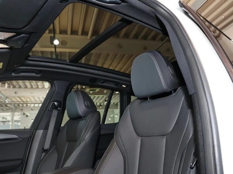 BMW iX3 M Sport - photo 5
