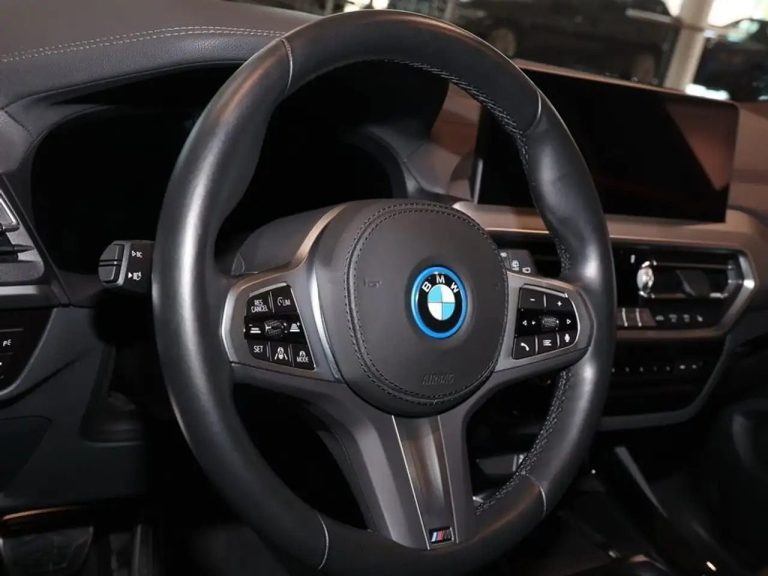 BMW iX3 M Sport - photo 9