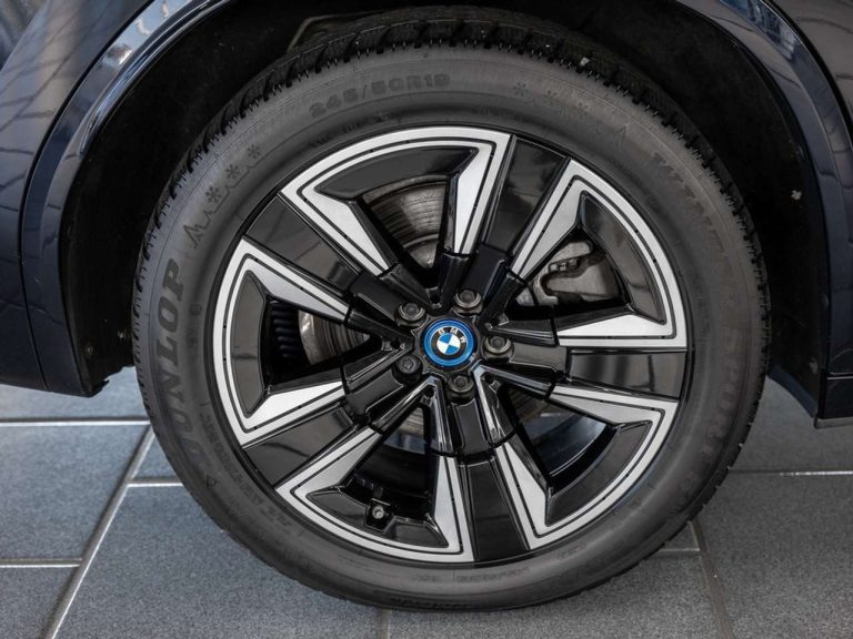 BMW iX3 Inspiring - photo 12