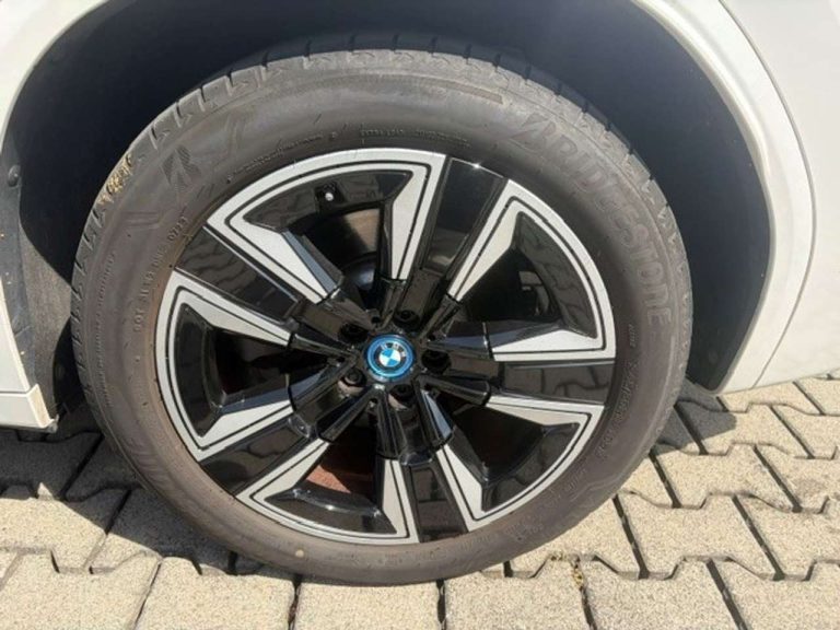 BMW iX3 M Sport - photo 13
