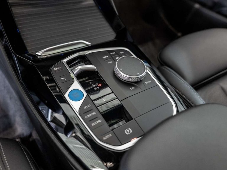 BMW iX3 Inspiring - photo 13