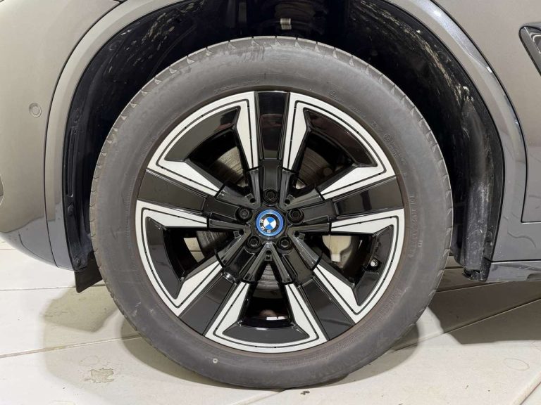 BMW iX3 Inspiring M Sport - photo 13