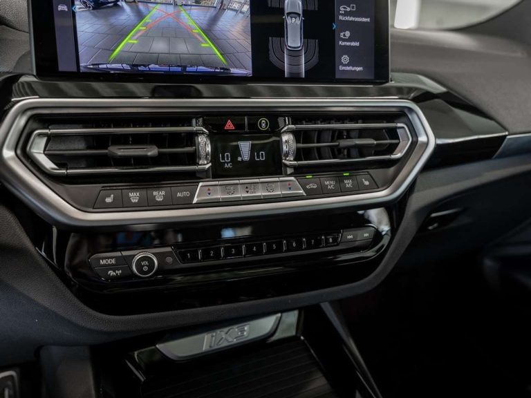 BMW iX3 Inspiring - photo 17