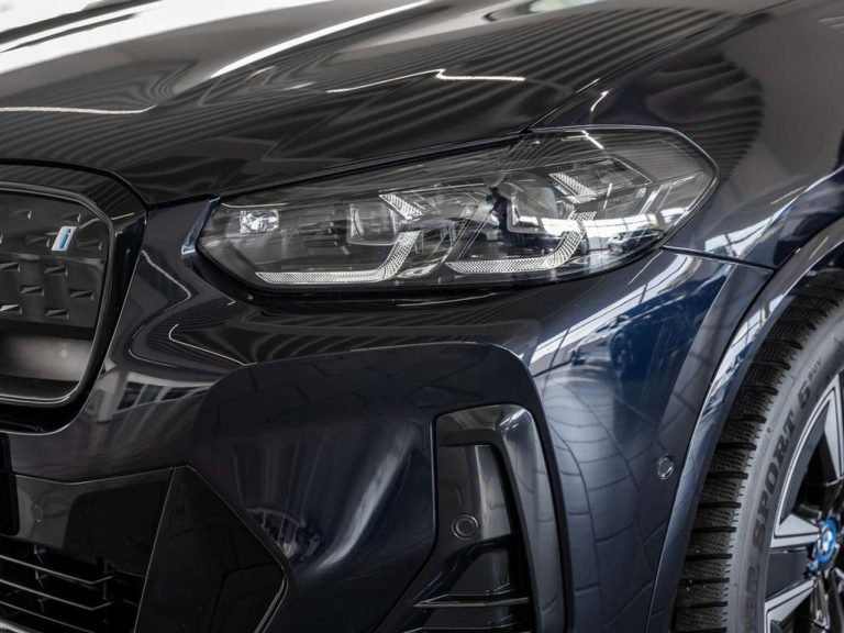 BMW iX3 Inspiring - photo 18