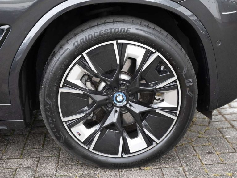 BMW iX3 Impressive - photo 8